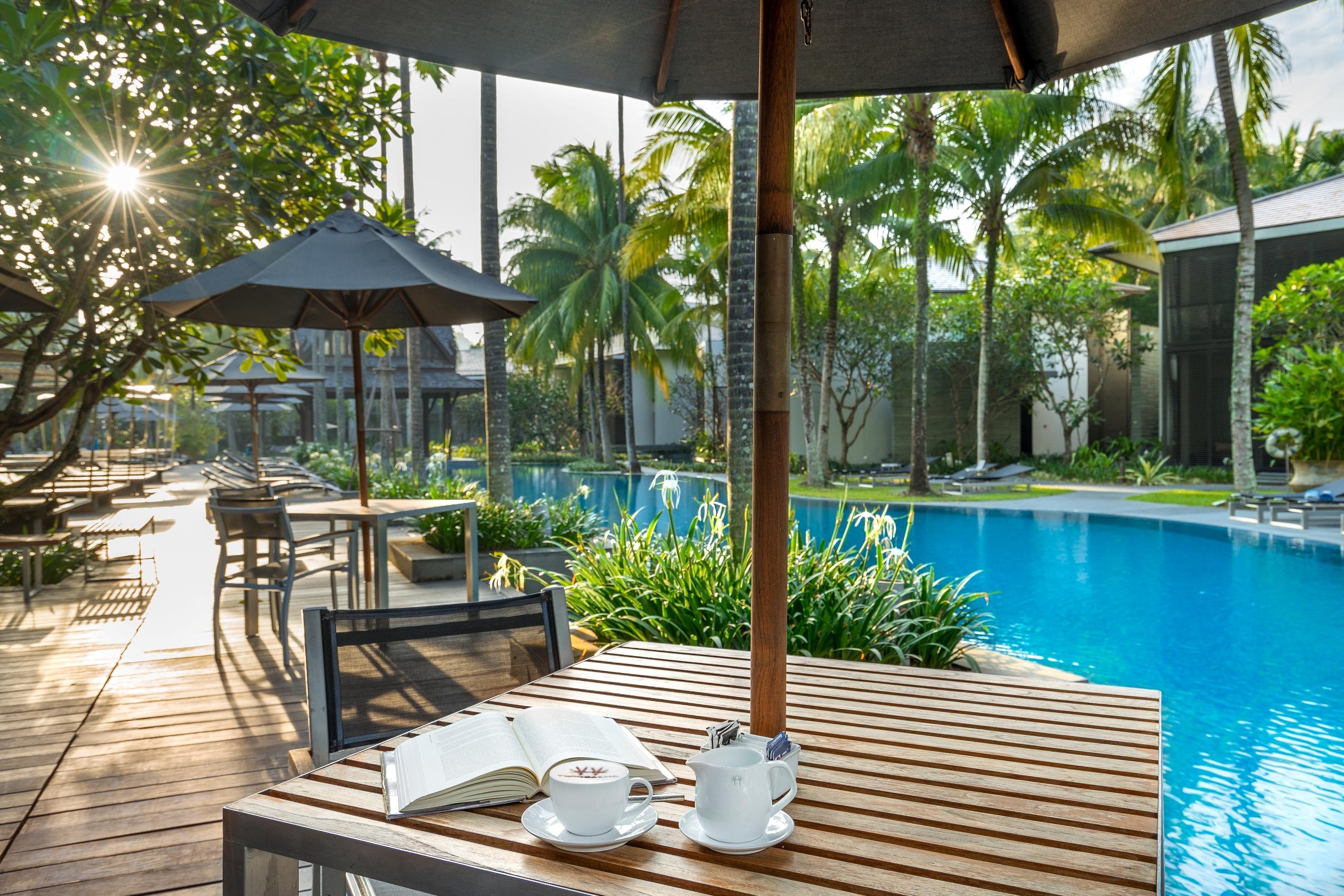 Twinpalms Phuket Hotel Pantai Surin Bagian luar foto