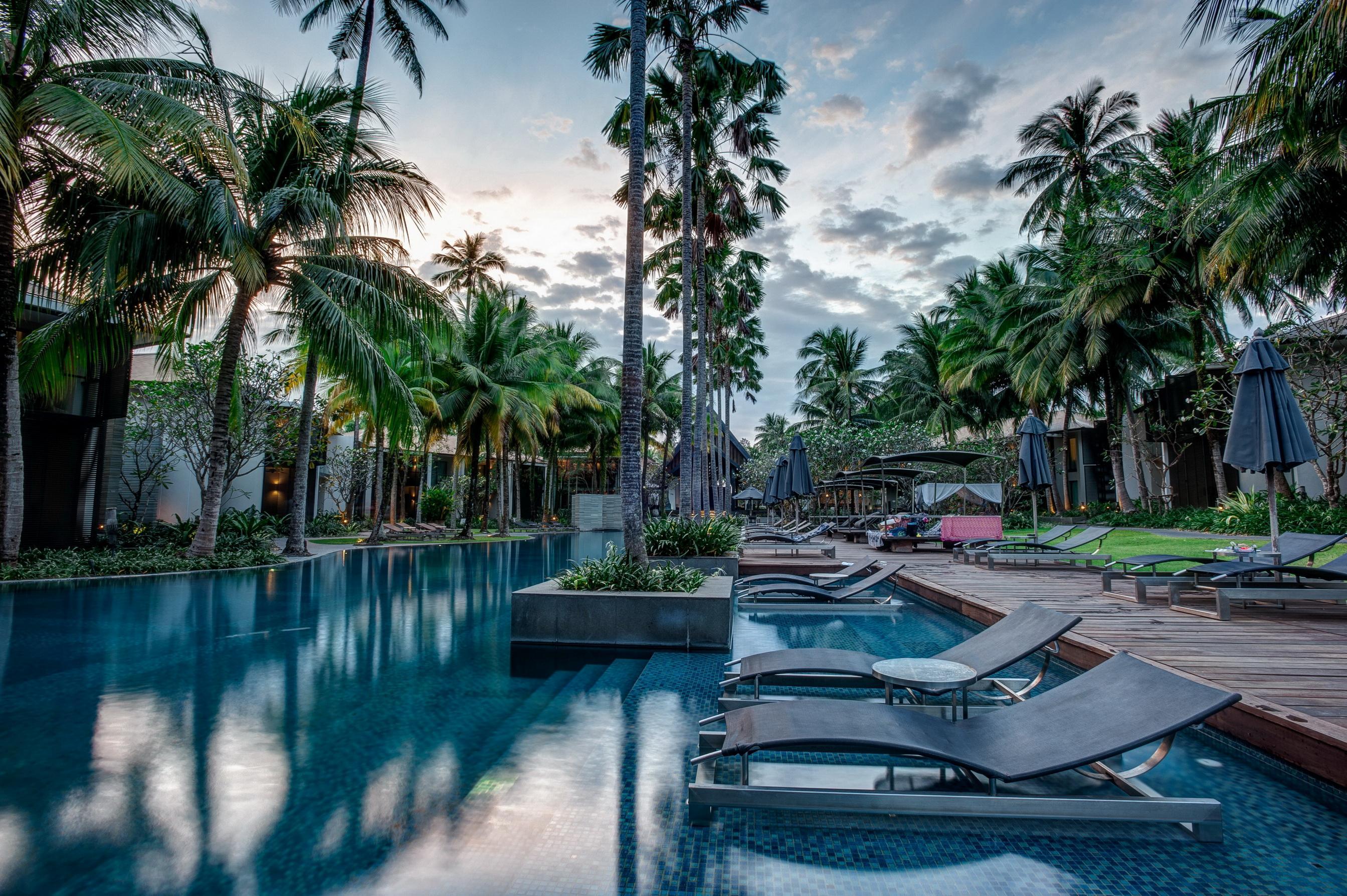 Twinpalms Phuket Hotel Pantai Surin Bagian luar foto